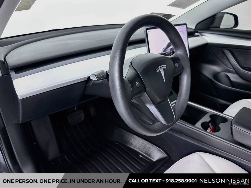 Used 2023 Tesla Model 3 Standard Range RWD image 9