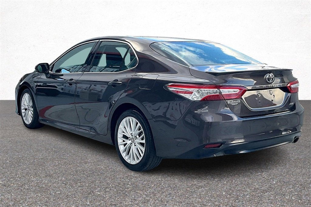 Certified 2018 Toyota Camry XLE image 5