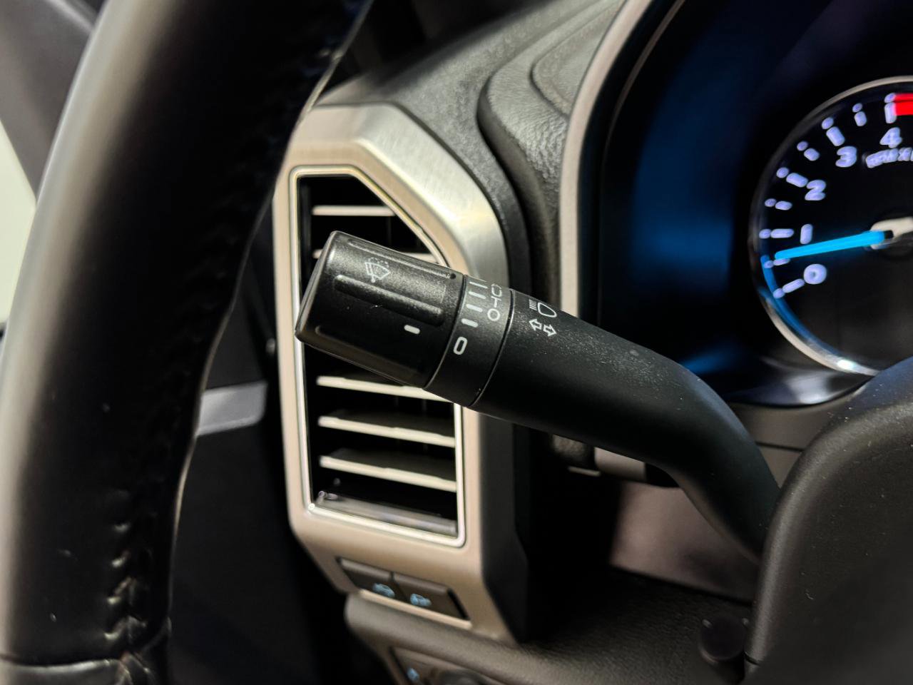Used 2019 Ford F250 Platinum w/ Platinum Ultimate Package AWD/4WD image 24