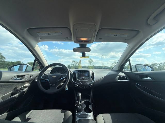 Used 2017 Chevrolet Cruze LT FWD image 16