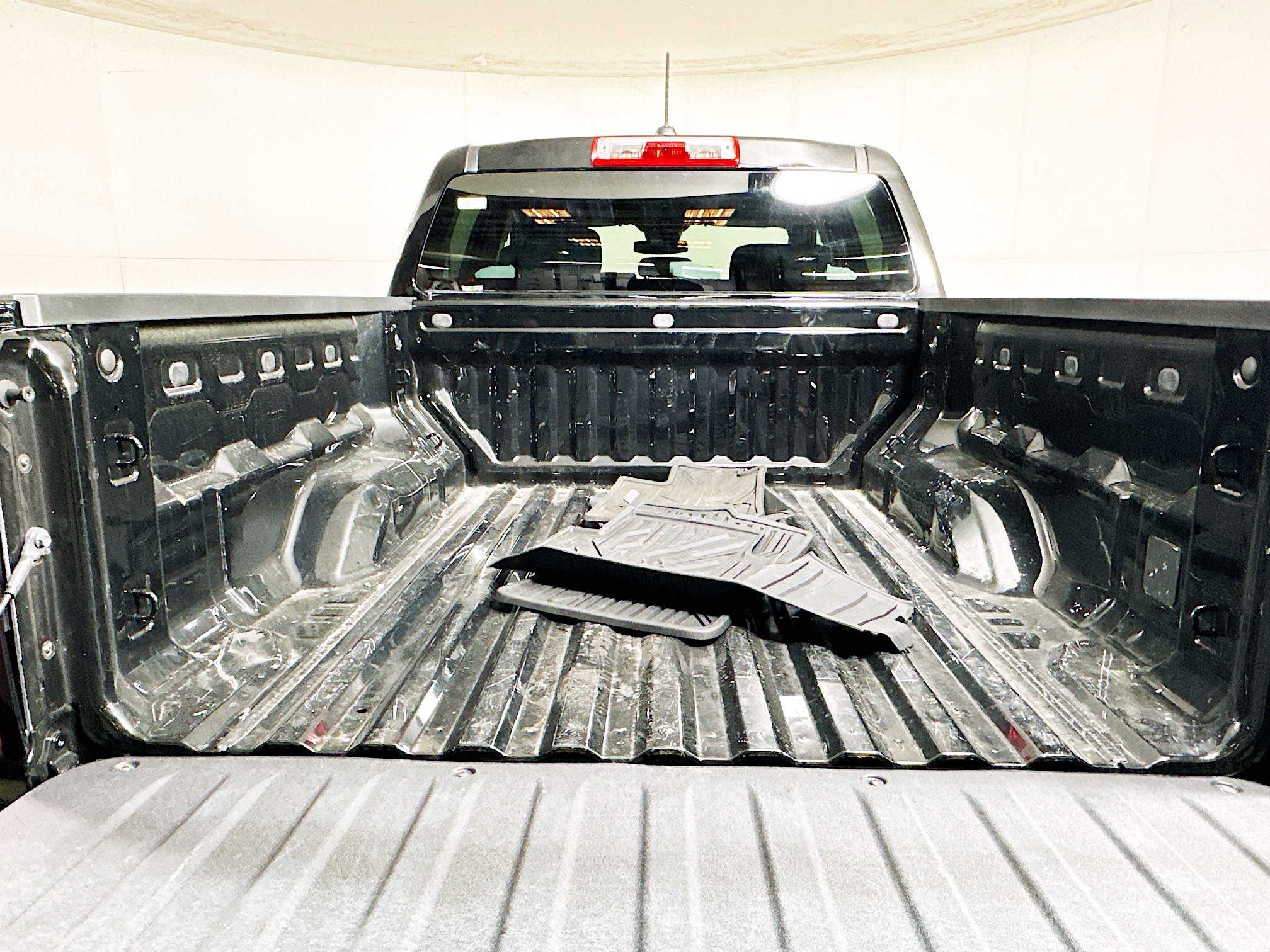 Used 2024 Chevrolet Colorado W/T image 31