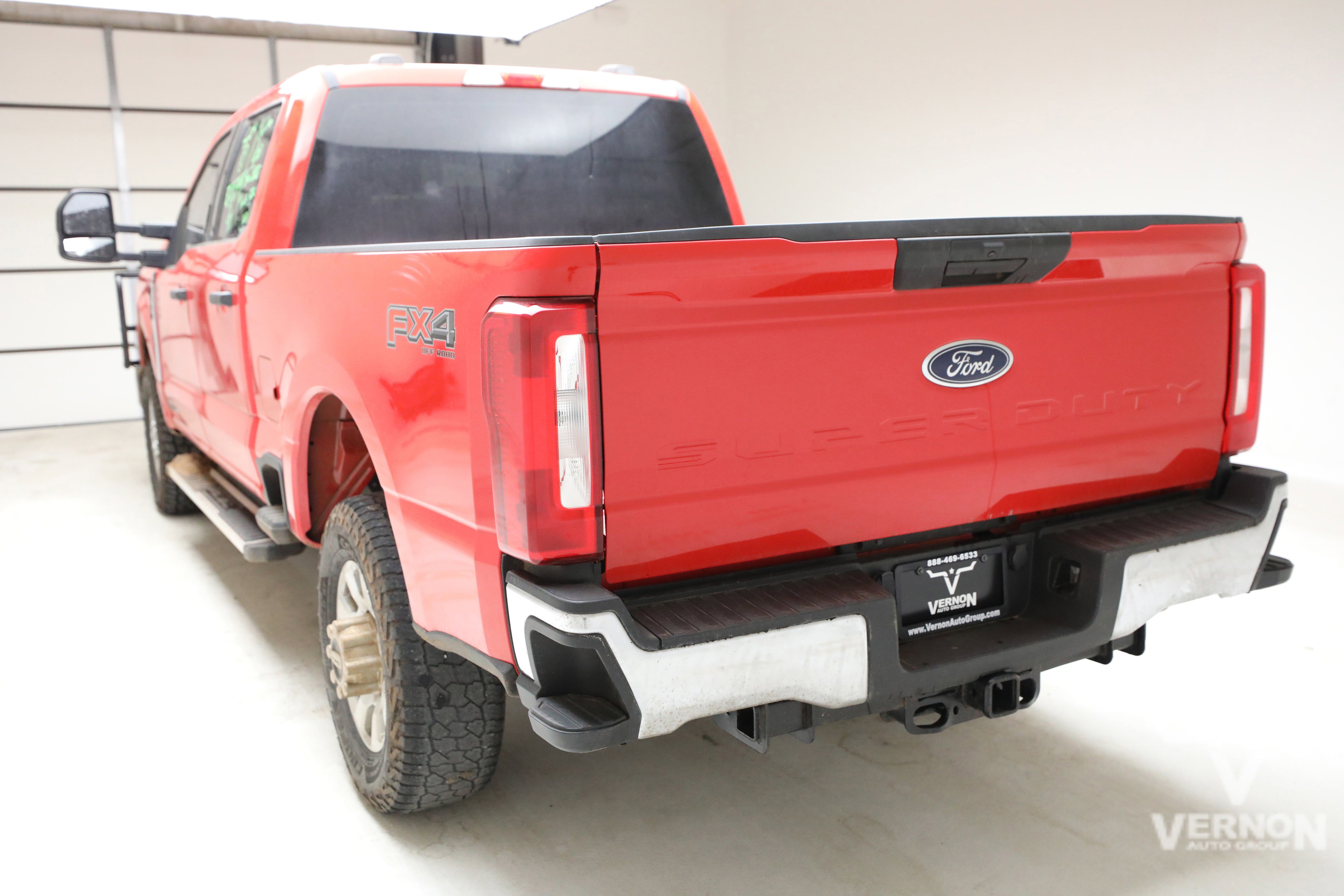 Used 2023 Ford F350 XLT w/ FX4 Off-Road Package AWD/4WD image 2