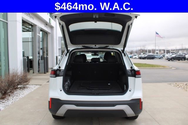 Used 2025 Volkswagen Tiguan SE AWD/4WD image 9