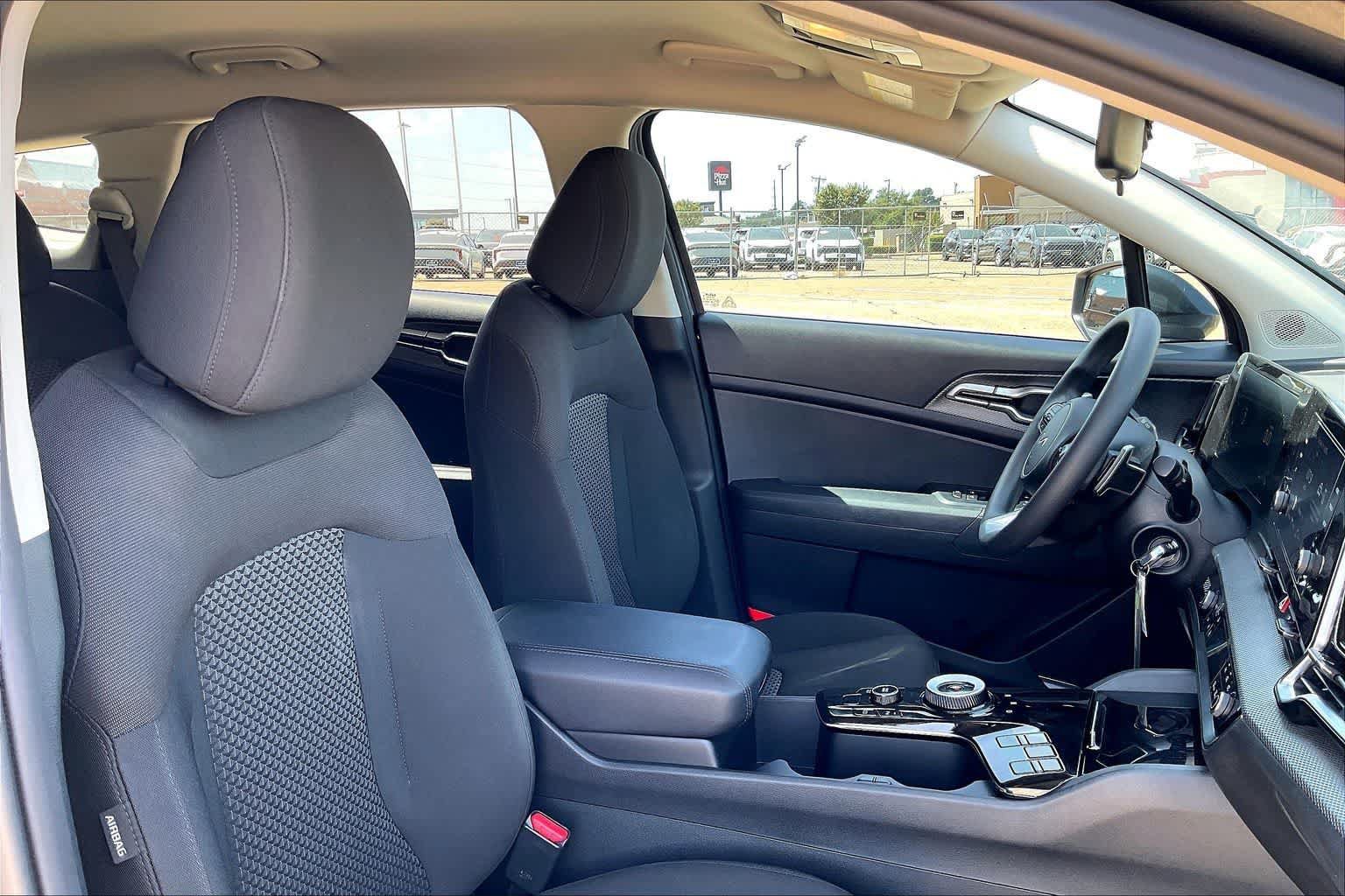 Certified 2025 Kia Sportage LX FWD image 12