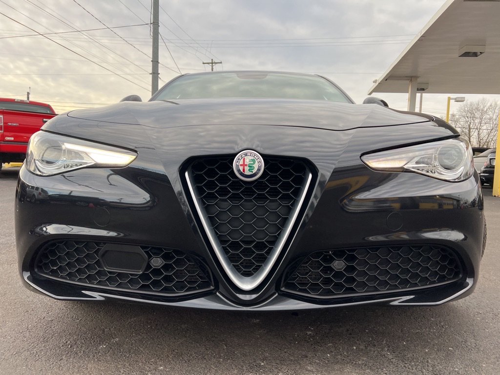 Used 2018 Alfa Romeo Giulia Ti w/ TI Leather Package AWD/4WD image 4