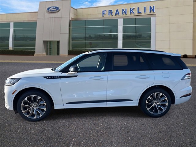 New 2026 Lincoln Aviator AWD w/ Jet Appearance Package image 4