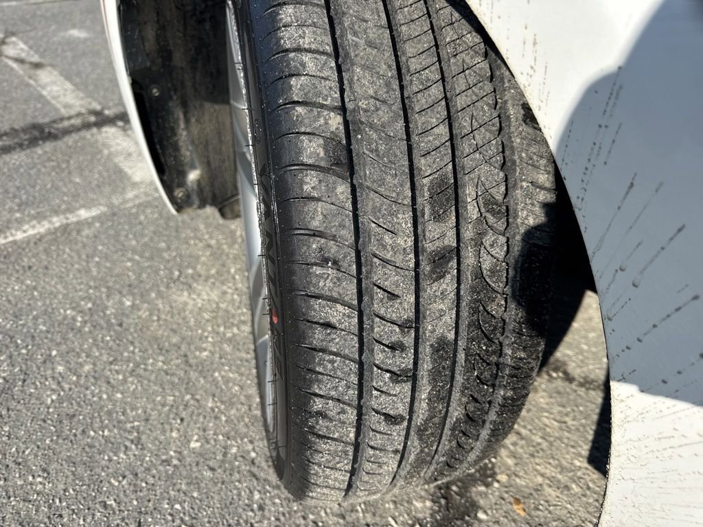 Used 2018 BMW 330e image 32