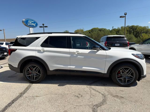 Used 2025 Ford Explorer ST w/ Sun And Sound Package image 8