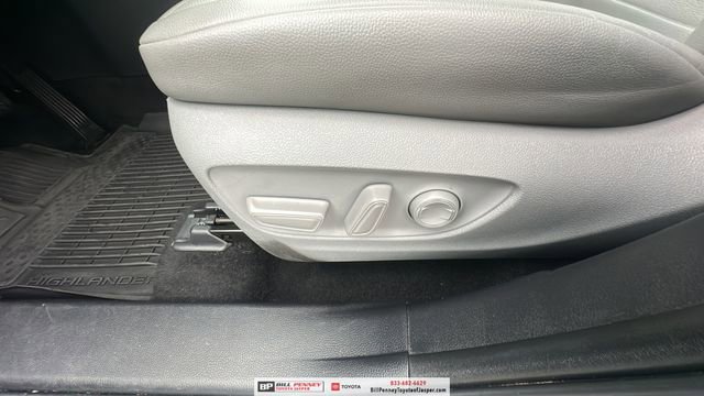 Used 2022 Toyota Highlander XLE image 14