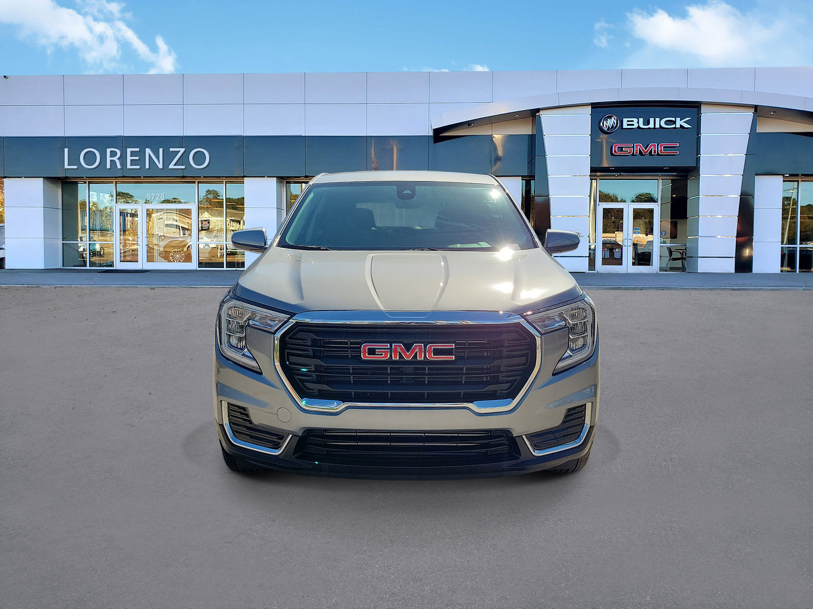 Used 2024 GMC Terrain SLE FWD image 2