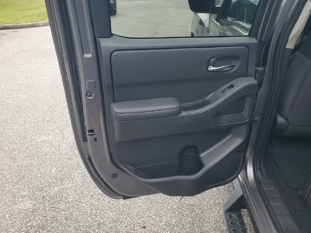 Certified 2025 Nissan Frontier SV w/ SV Convenience Package RWD image 30