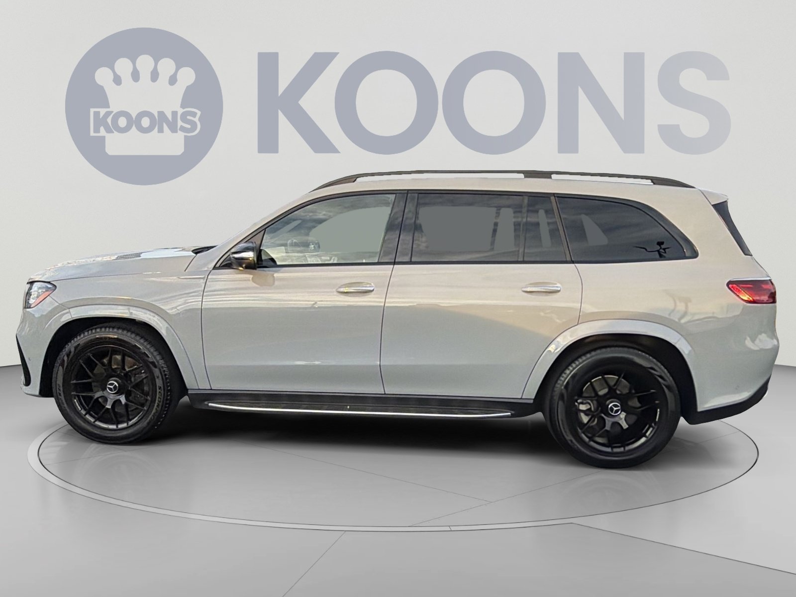 Used 2024 Mercedes-Benz GLS 580 4MATIC image 2