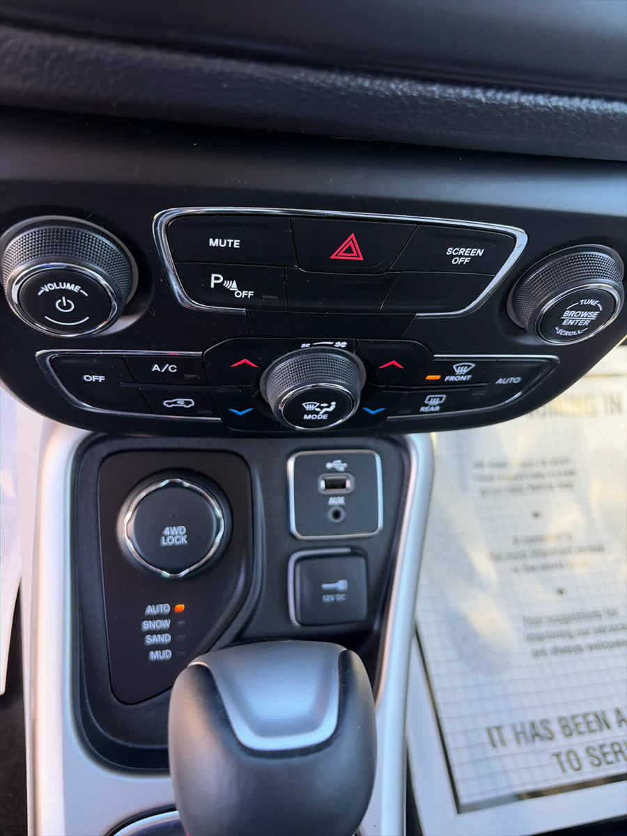 Used 2018 Jeep Compass Latitude w/ Popular Equipment Group AWD/4WD image 25