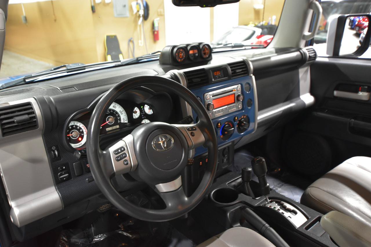 Used 2012 Toyota FJ Cruiser 4WD w/ Convenience Pkg image 16