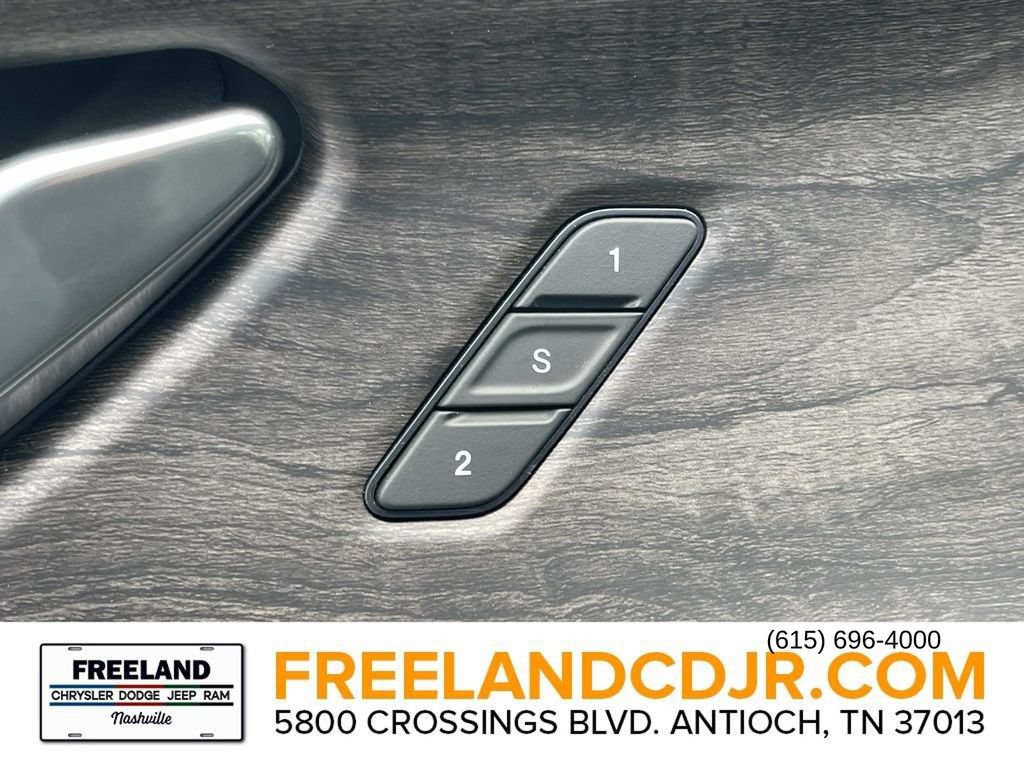 New 2026 Jeep Grand Cherokee L Limited w/ Limited Altitude Package AWD/4WD image 26