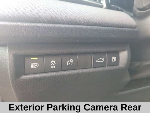 Used 2025 Toyota Camry SE image 7