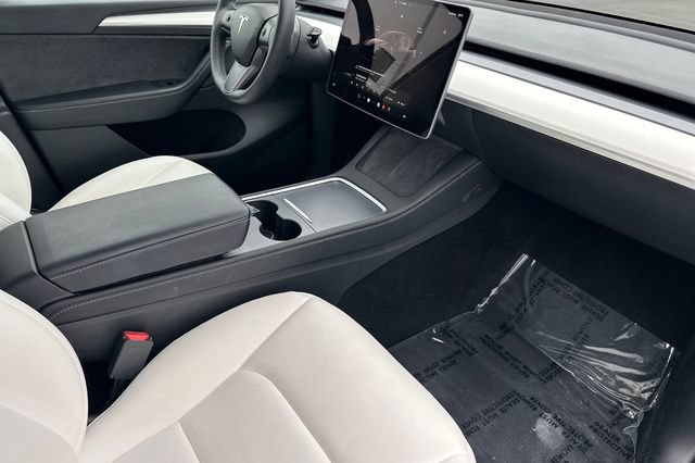 Used 2023 Tesla Model Y Long Range AWD/4WD image 18