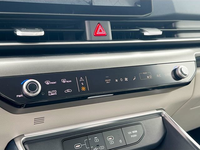 New 2026 Kia Carnival SX w/ SX Dark Edition Package FWD image 16