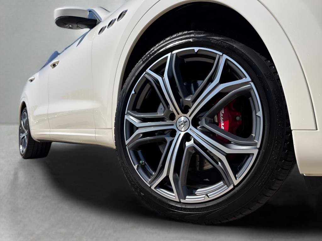 Used 2020 Maserati Levante GTS image 9