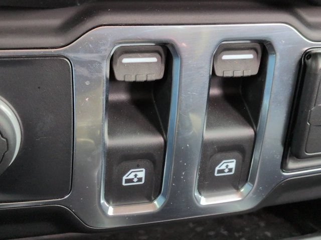 Used 2025 Jeep Wrangler Sport AWD/4WD image 20
