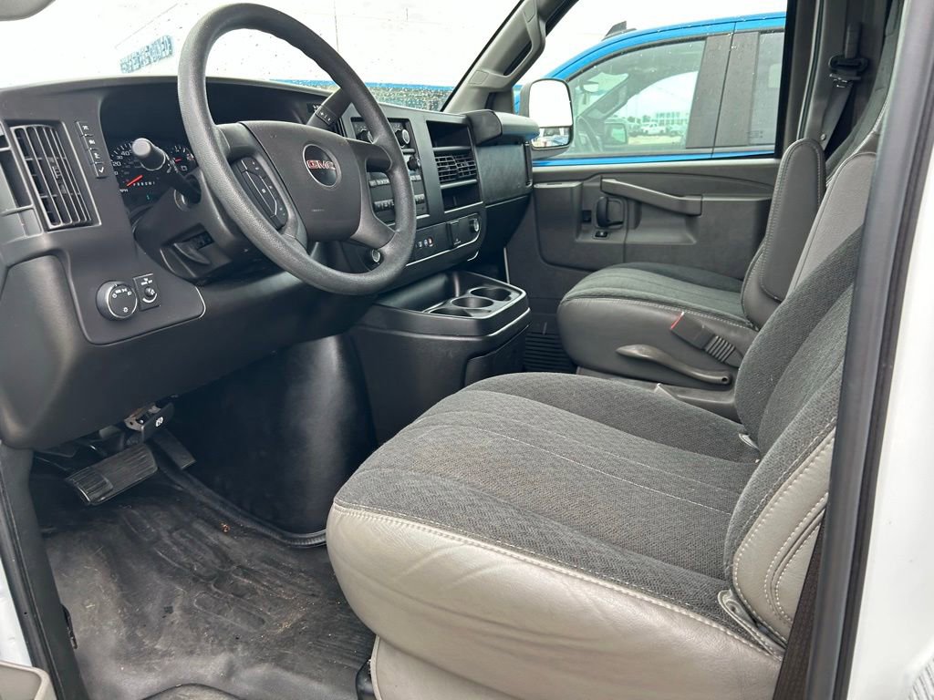 Used 2024 GMC Savana 2500 w/ Driver Convenience Package RWD image 4