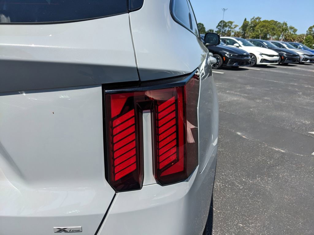 Certified 2025 Kia Sorento SX image 11