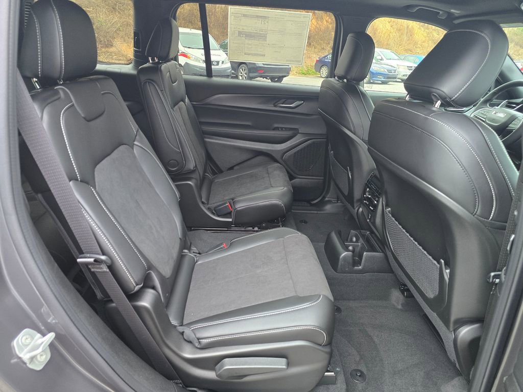 New 2025 Jeep Grand Cherokee L Altitude image 26