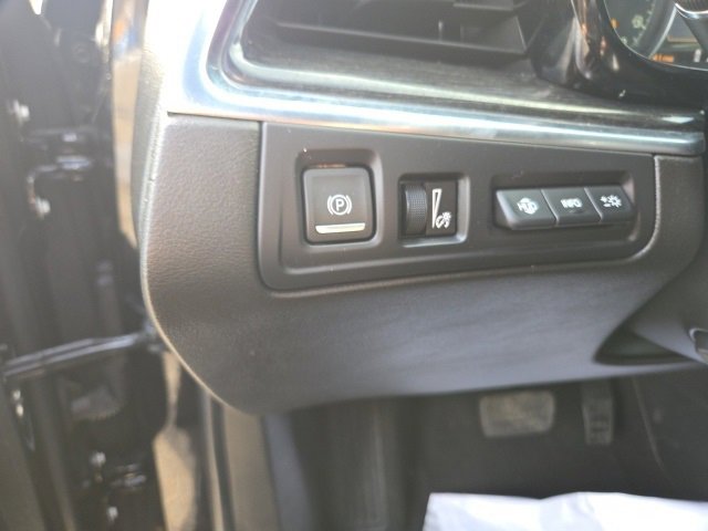 Used 2022 Cadillac XT5 Premium Luxury w/ Technology Package image 13