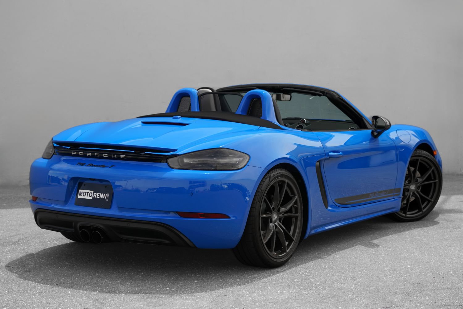 Used 2022 Porsche 718 Boxster RWD image 3