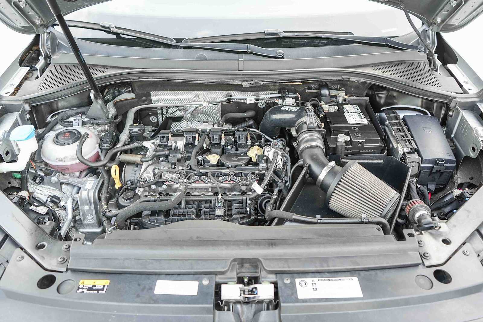 Used 2020 Volkswagen Tiguan SE R-Line image 22