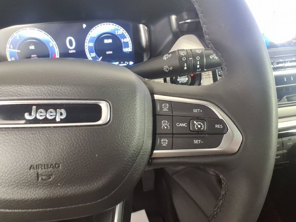 Used 2025 Jeep Compass Limited w/ Elite Group AWD/4WD image 16