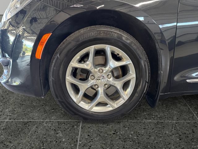 Used 2019 Chrysler Pacifica Limited FWD image 27