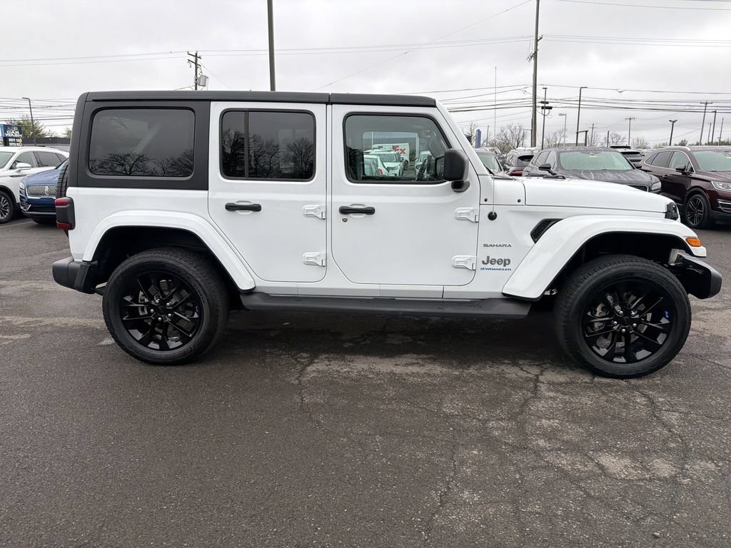 Used 2023 Jeep Wrangler Unlimited Sahara w/ Cold Weather Group AWD/4WD image 8