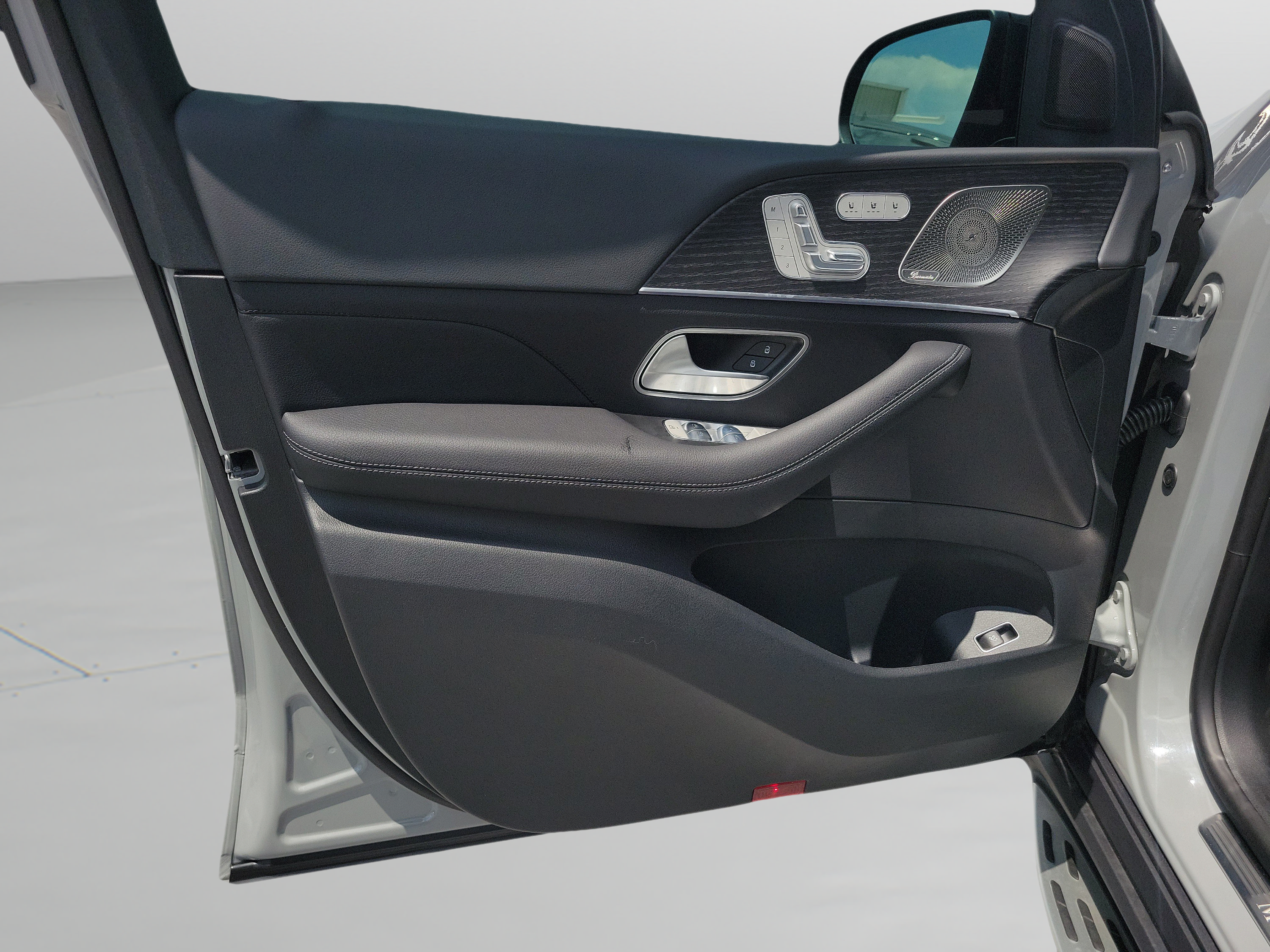 New 2026 Mercedes-Benz GLS 450 4MATIC image 17