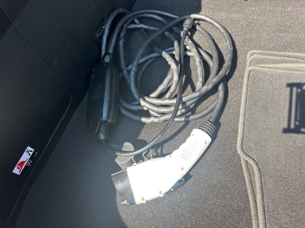 Used 2017 Chevrolet Volt LT w/ Comfort Package FWD image 25