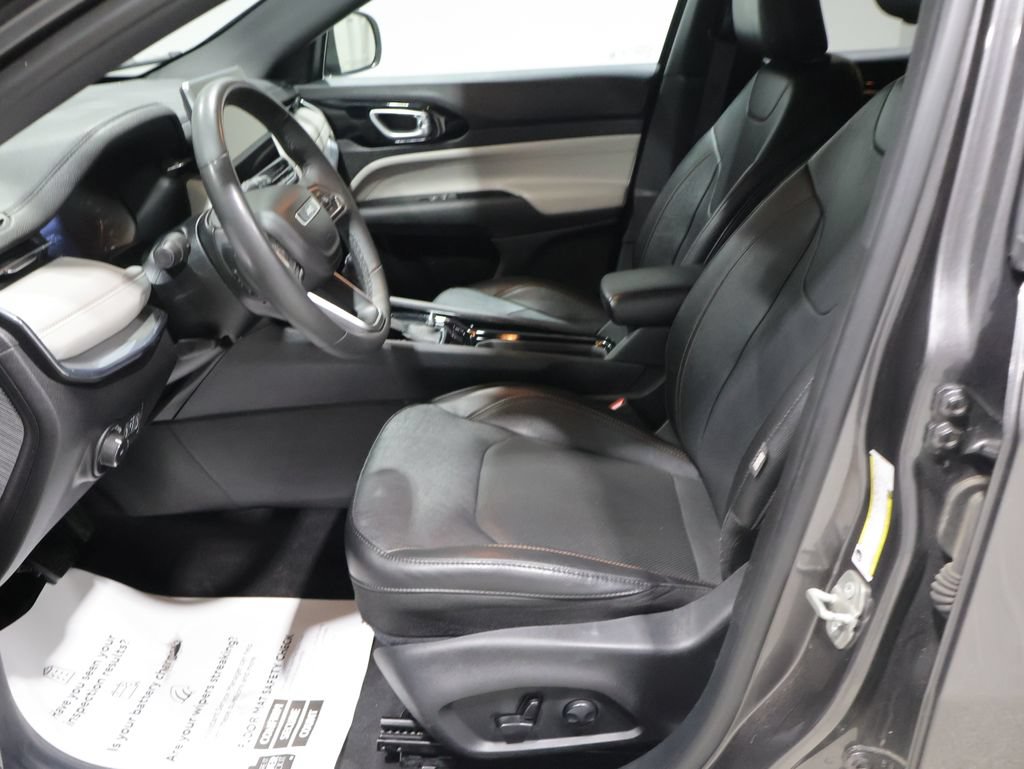 Used 2023 Jeep Compass Limited AWD/4WD image 9