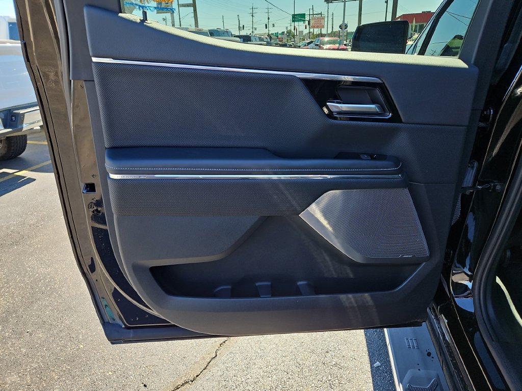 Used 2025 GMC Sierra EV Denali AWD/4WD image 18