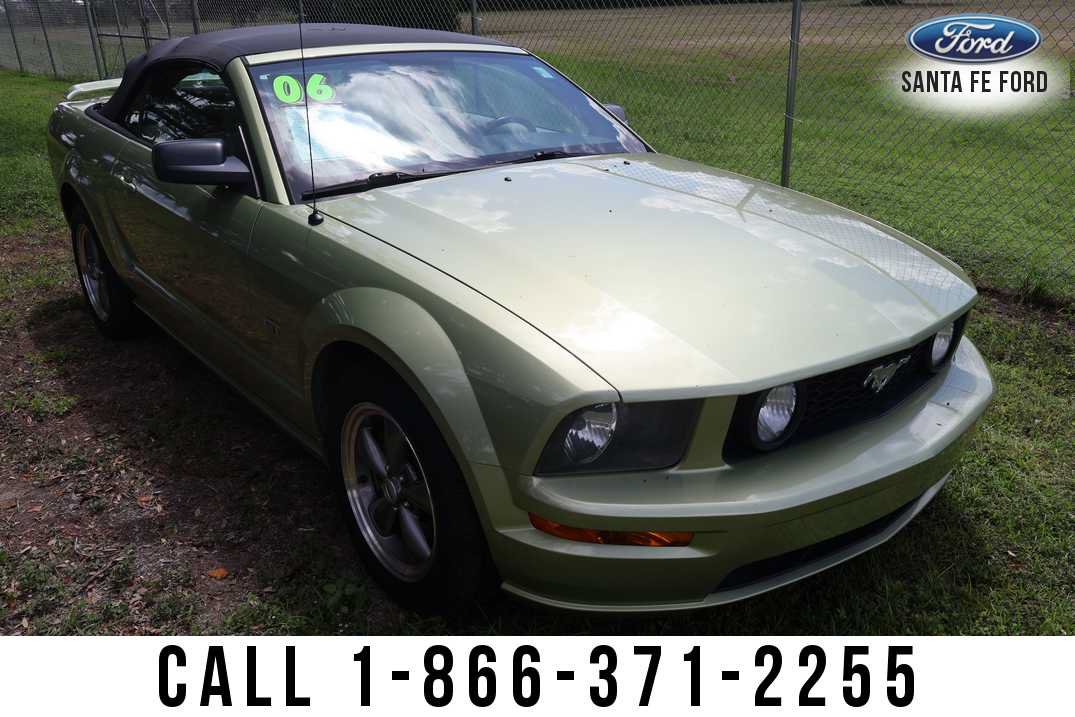 Used 2006 Ford Mustang GT RWD image 5