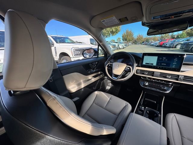 New 2026 Lincoln Corsair Premiere image 16