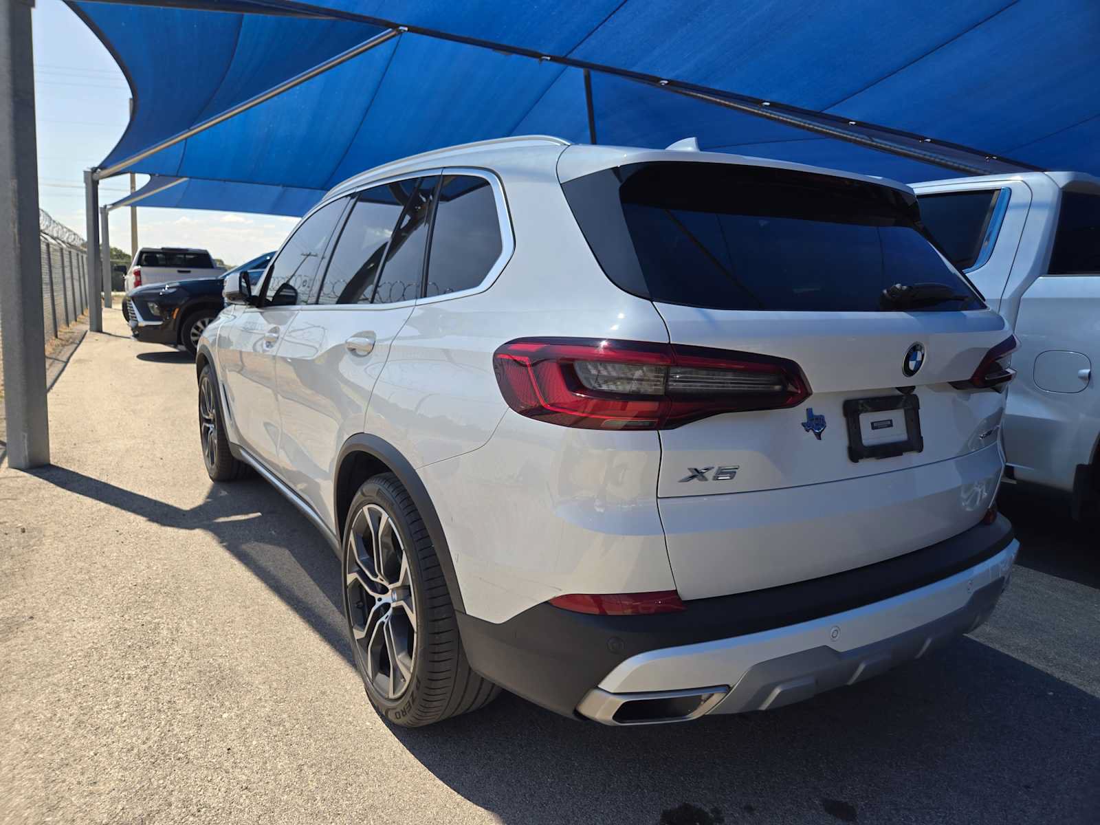 Used 2020 BMW X5 sDrive40i w/ Luxury Seating Package RWD image 3