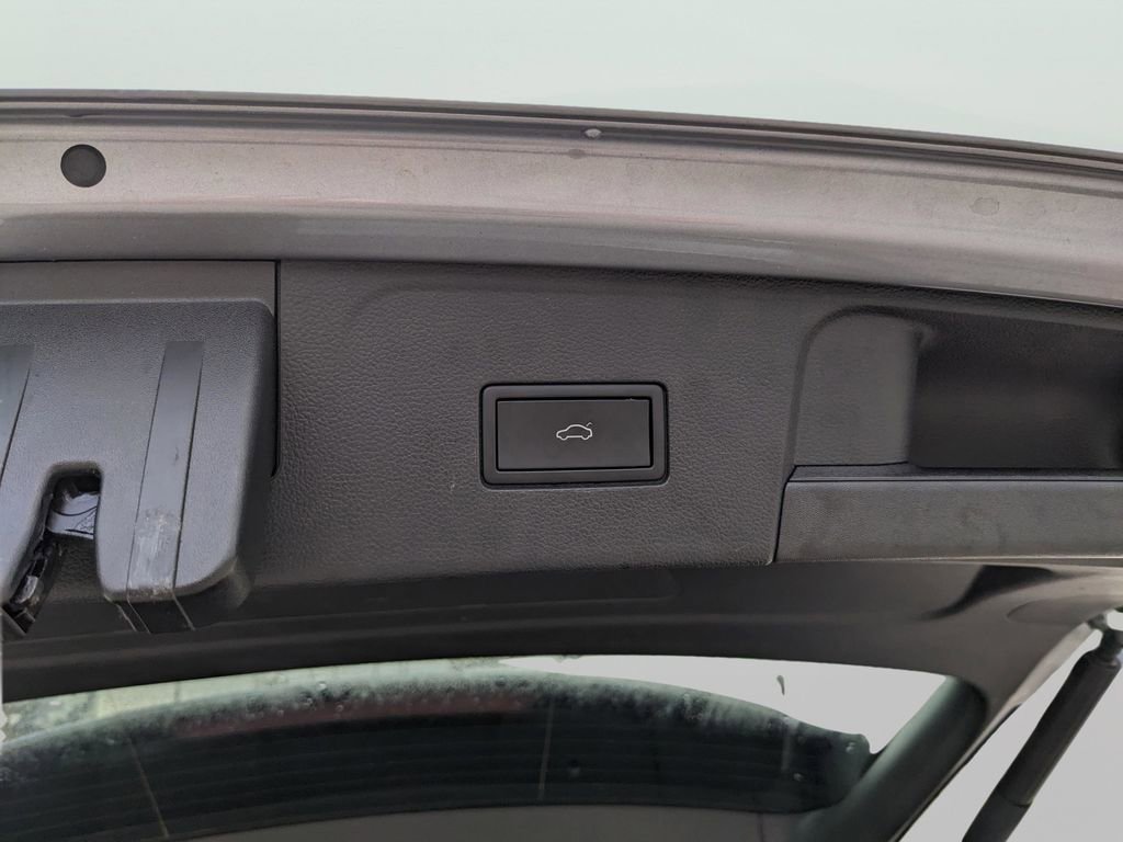 Certified 2025 Volkswagen Atlas SE AWD/4WD image 13