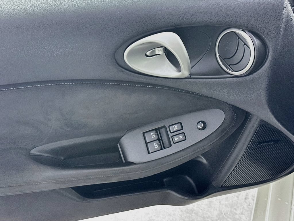 Used 2019 Nissan 370Z Touring RWD image 19