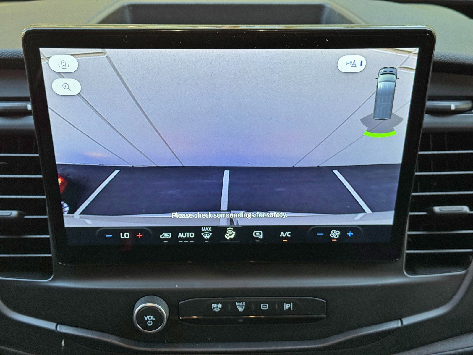 Used 2022 Ford E-Transit Medium Roof w/ Load Area Protection Package image 24