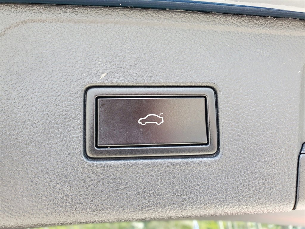 Used 2021 Volkswagen Atlas SE image 9