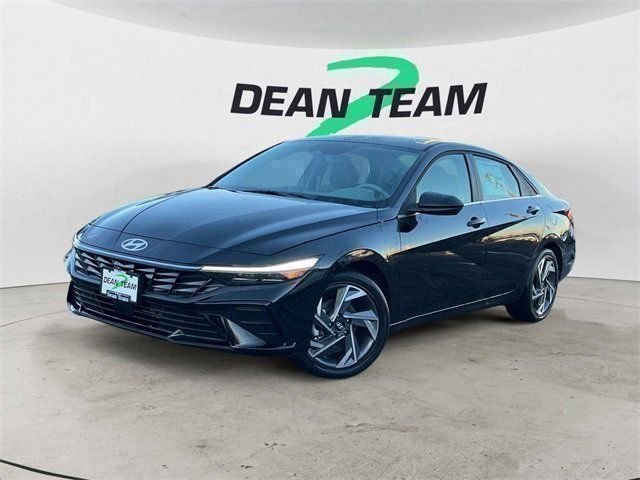 Certified 2025 Hyundai Elantra SEL w/ Cargo Package image 3