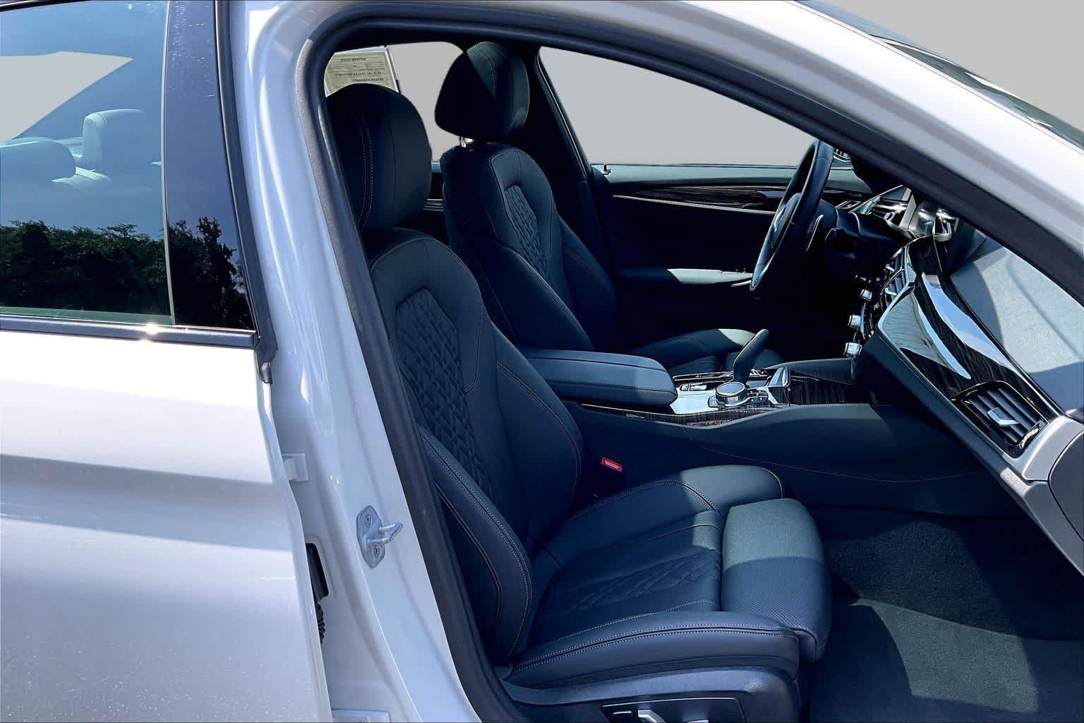 Used 2023 BMW 530i w/ M Sport Package RWD image 9