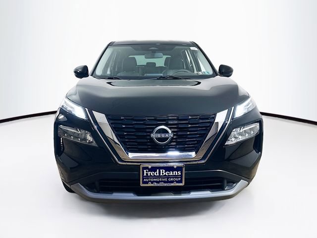 Used 2023 Nissan Rogue SV image 2