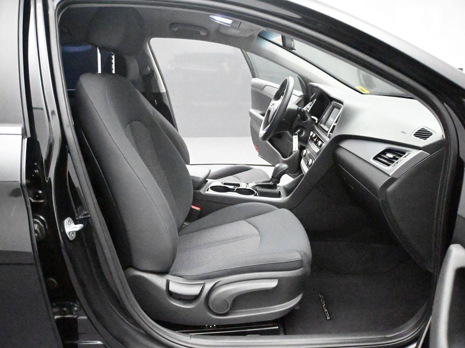 Used 2018 Hyundai Sonata SE image 34