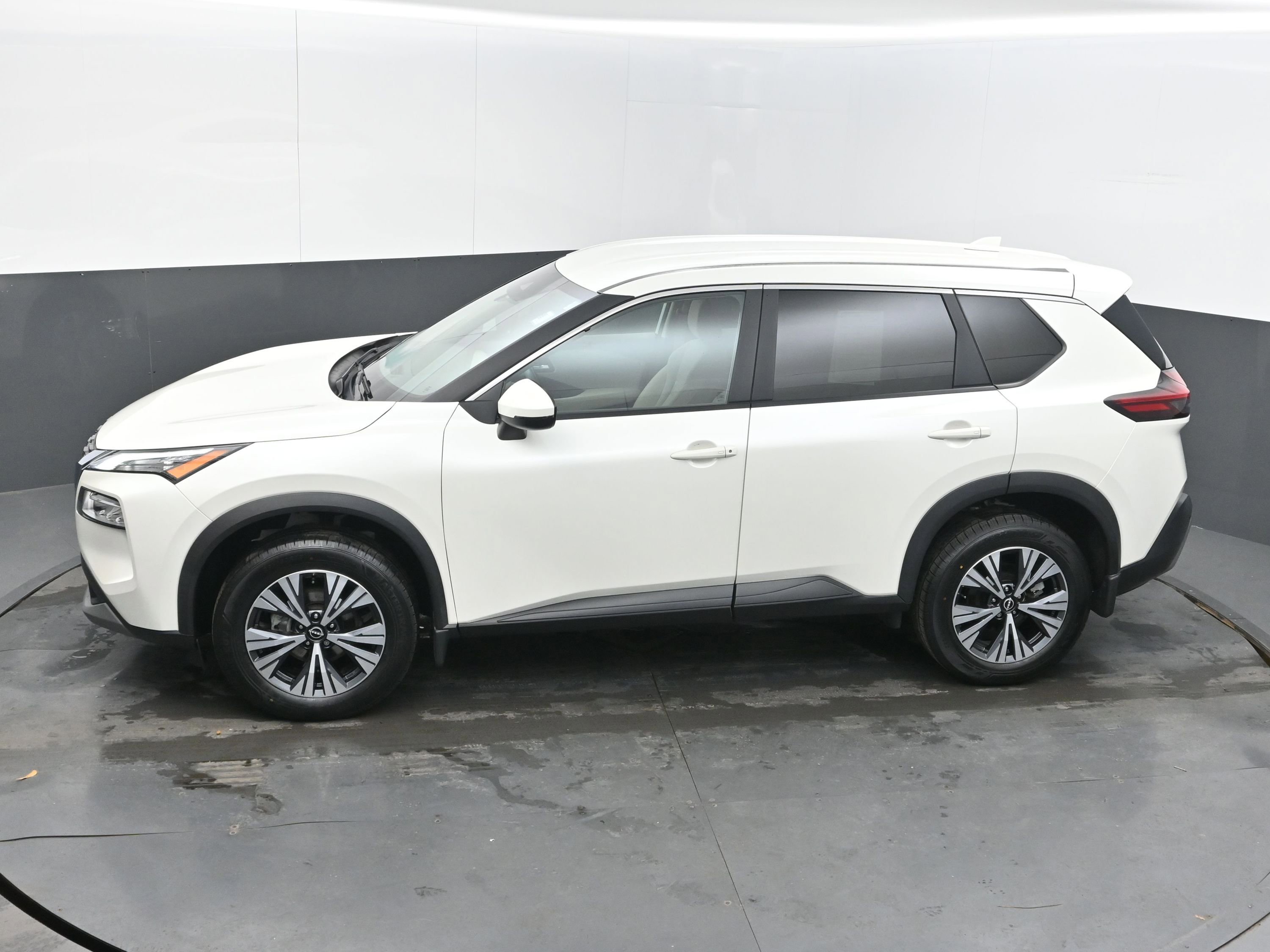 Certified 2023 Nissan Rogue SV image 32