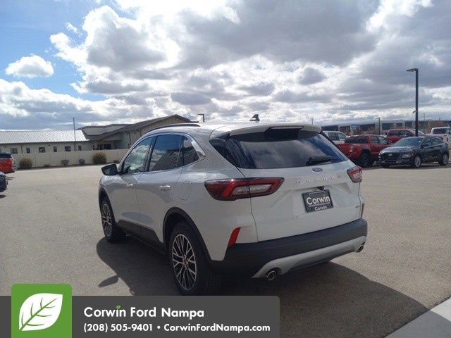 New 2025 Ford Escape SE image 5